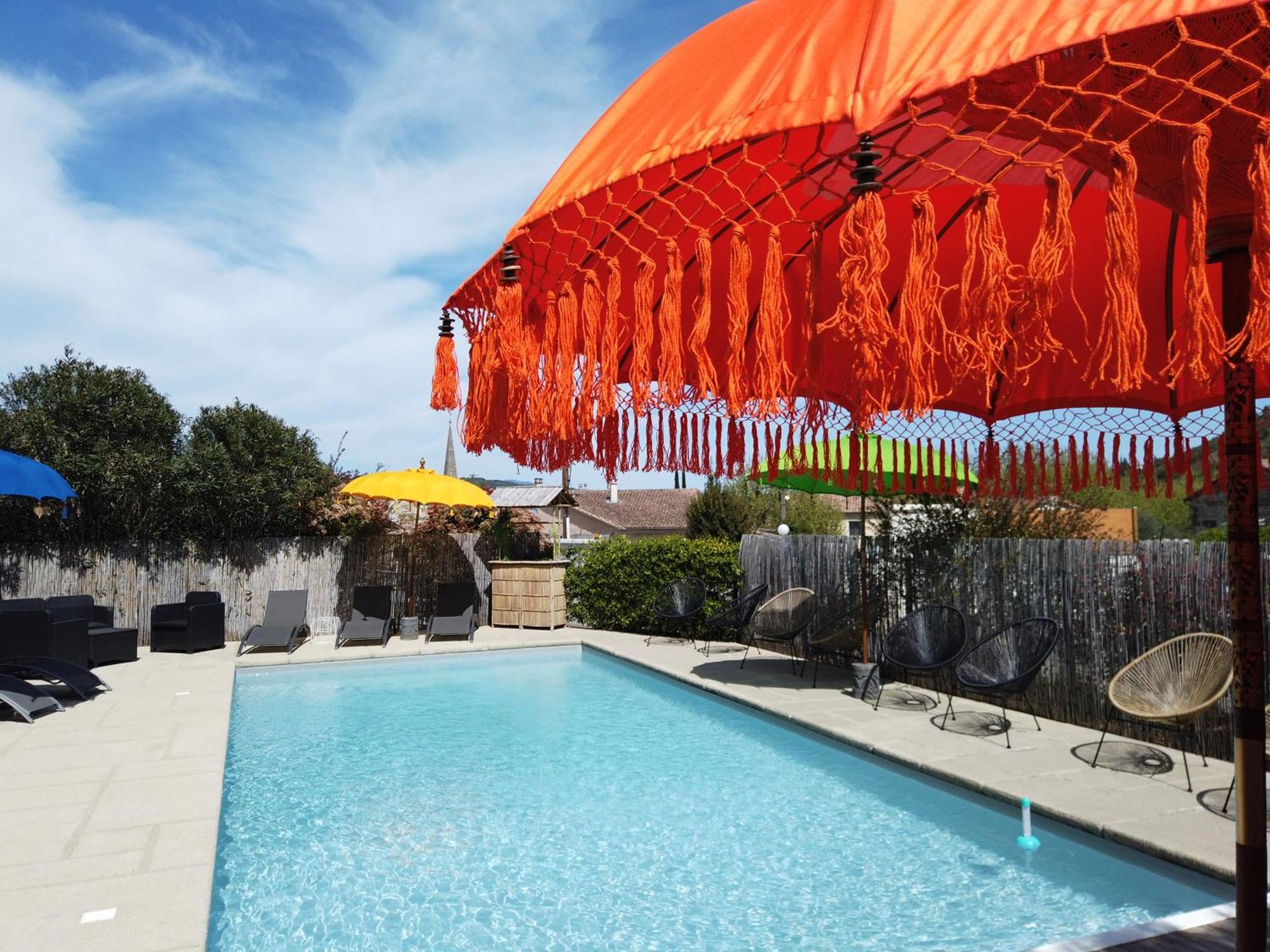 Hotel Le Vanseen Les Vans Exterior foto